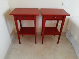 Mesita de noche serie HEMNES de IKEA. Tengo dos.
