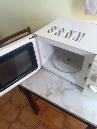 Microondas blanco