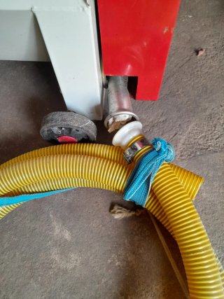 Molino de uva. Despalilladora eléctrica con bomba