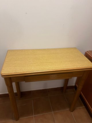 Mesa extensible madera con cajón