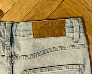 Pantalón corto vaquero Bershka Roto Talla M