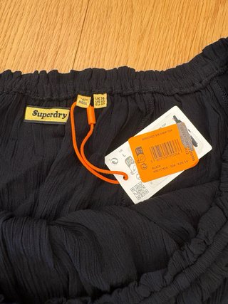 Top negro Superdry Talla 42