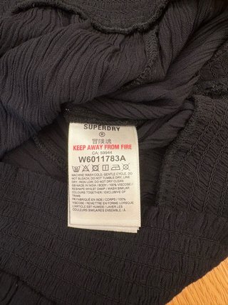 Top negro Superdry Talla 42