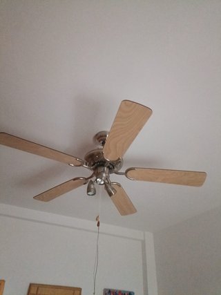 Ventilador de techo metal y madera