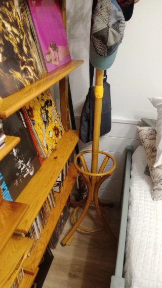 Perchero de madera estilo vintage