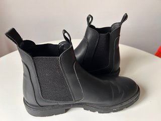 Botines Chelsea Zara Talla 44