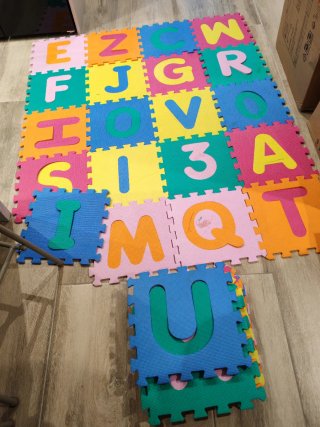 Alfombra puzzle letras y números