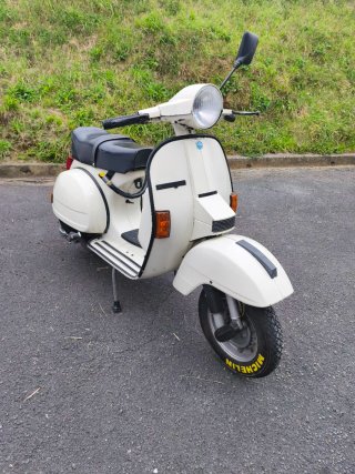 Vespa 200 Iris Beige