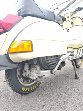 Vespa 200 Iris Beige