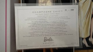 Barbie Signature Champagne Chic autografata e bozzetto
