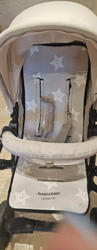 Carrito de bebé con capazo y asiento
