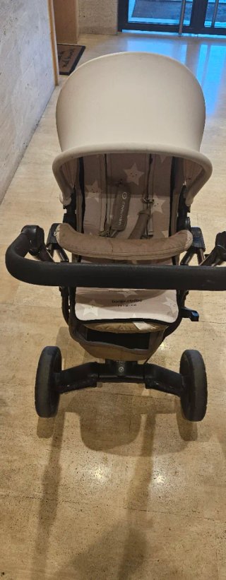 Carrito de bebé con capazo y asiento