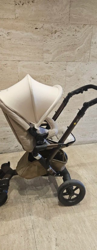 Carrito de bebé con capazo y asiento