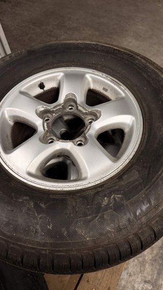 JUEGO 5 LLANTAS TOYOTA LANDCRUISER HDJ 100