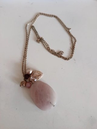 Collar fantasia oro rosa con piedra