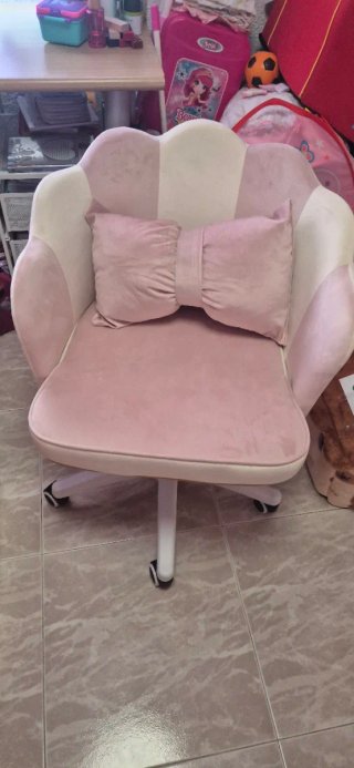 Silla de maquillaje rosa y blanca