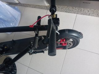 Patín Eléctrico Extreme R9,con sillín y cargador.