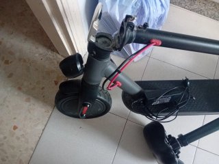 Patín Eléctrico Extreme R9,con sillín y cargador.