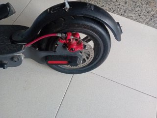 Patín Eléctrico Extreme R9,con sillín y cargador.