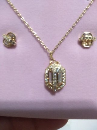 Conjunto Swarovski Collar y Pendientes