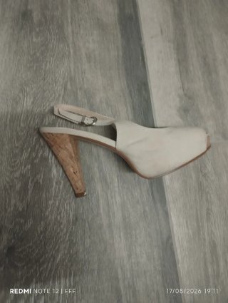 Zapatos de tacón beige mujer