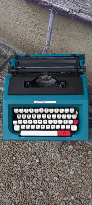 Máquina de escribir antigua para coleccionistas