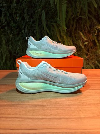Nike Vomero 18