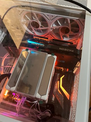 PC Gamer Gigabyte Tarjeta Gráfica Radeon