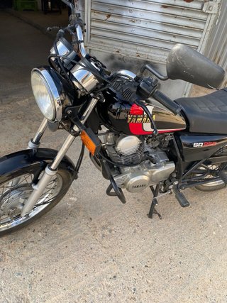 Yamaha SR250 '86 Negra