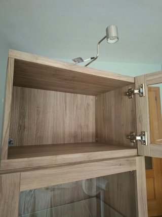 Mueble modular Besta Ikea, con lamparas
