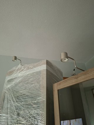 Mueble modular Besta Ikea, con lamparas