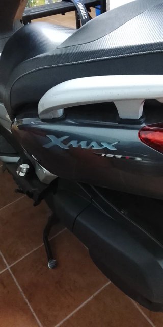 Yamaha T-Max 125 Maxi Scooter Negra/Gris