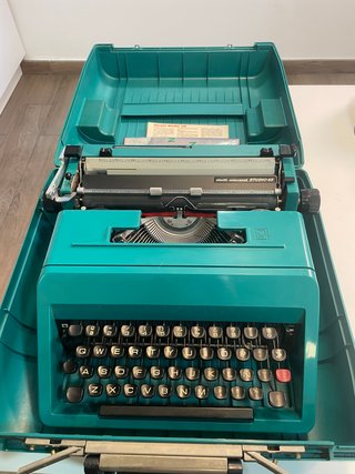 Máquina de escribir Olivetti Studio 45