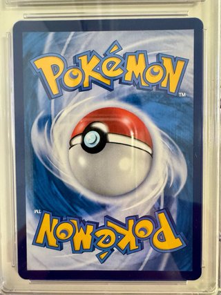 Carta Pikachu Legendary Clash CGC 10 Pristine