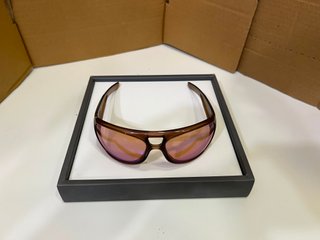 Gafas de sol Carrera marrones y naranjas