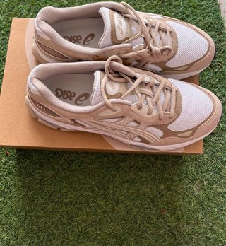 Zapatillas Asics Beige/Crema