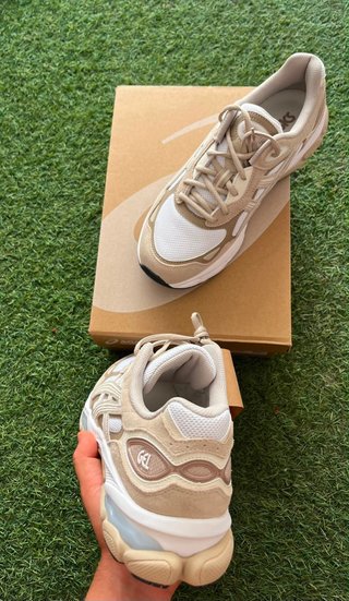 Zapatillas Asics Beige/Crema