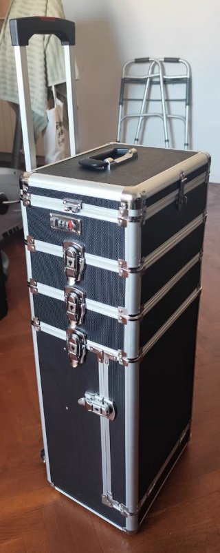 Estuche Maquillaje Portátil con Ruedas