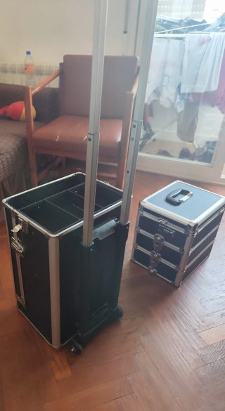 Estuche Maquillaje Portátil con Ruedas