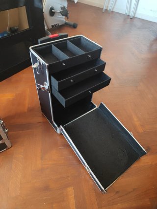 Estuche Maquillaje Portátil con Ruedas