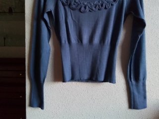 Jersey "Mango" cuello ondas azul. Cómodo, versátil
