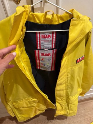 Chaquetas y pantalones impermeables Slam amarillas