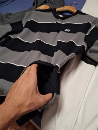 Camiseta Nike SB rayas gris y negro