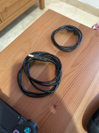 PS4 (Play Station 4) Slim 1T + 3 mandos originales