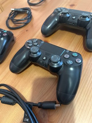 PS4 (Play Station 4) Slim 1T + 3 mandos originales