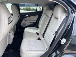 Mercedes-Benz GLA 200 URBAN