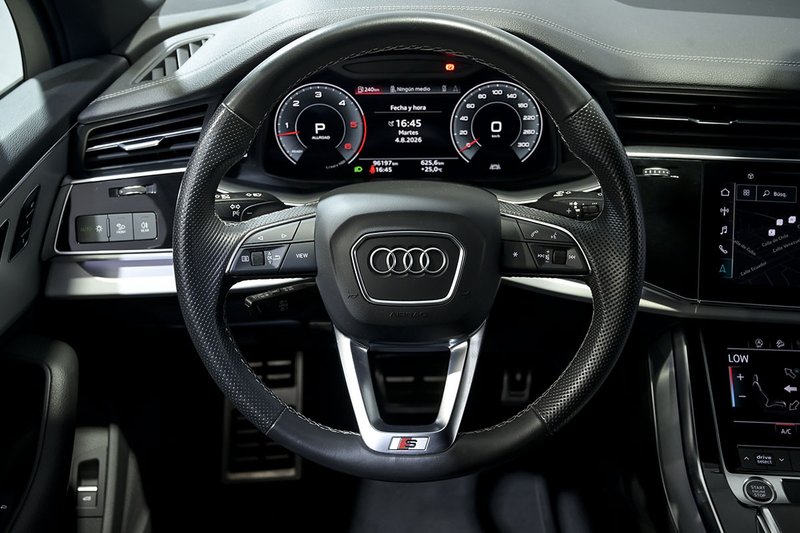 Audi Q7 2022, foto 28