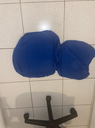 Silla de estudio azul y negra