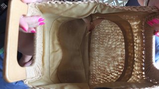 Bolso de playa y verano tejido en rafia.