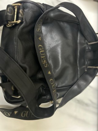 Mochila Guess Negra
